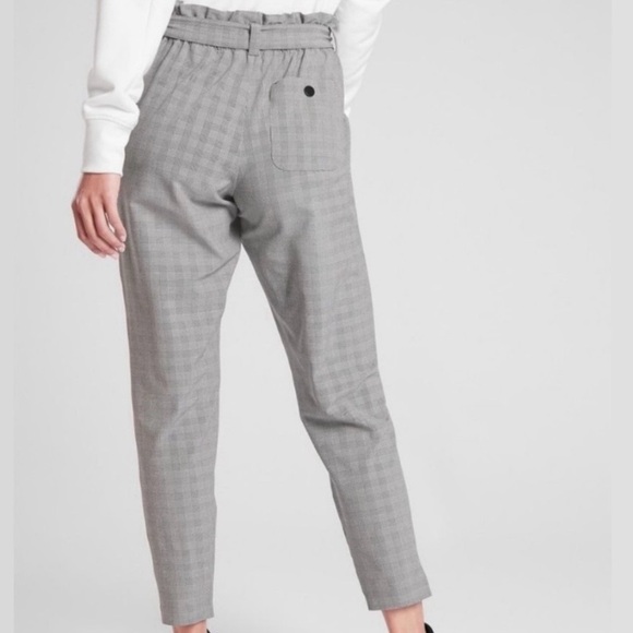 athleta stretchy plaid skyline pant w pockets, belt + paperbag waist grey size 8 - Picture 2 of 8